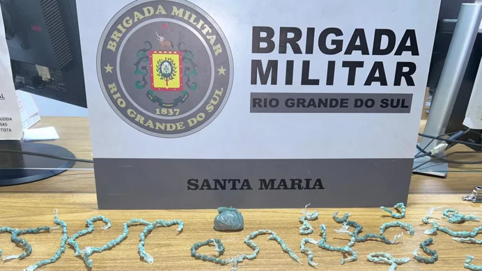 Jovem é presa com mais de 300 pedras de crack em Santa Maria