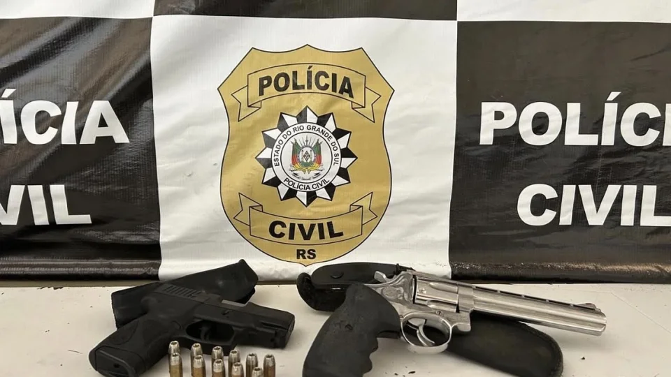 Polícia Civil apreende armas em ação contra violência doméstica em São Gabriel