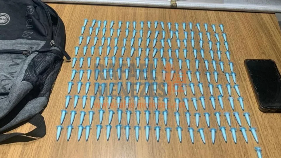 Jovem é preso por tráfico de drogas ao chegar para trabalhar em Santa Maria