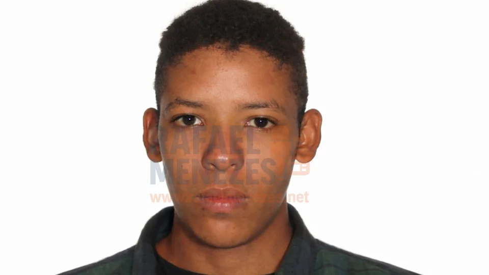 Identificado jovem que morreu após sofrer descarga elétrica ao furtar fios em Santa Maria