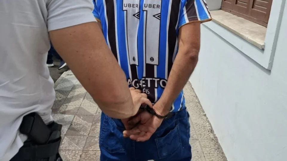 Homem é preso por descumprimento de medida protetiva em Santa Maria