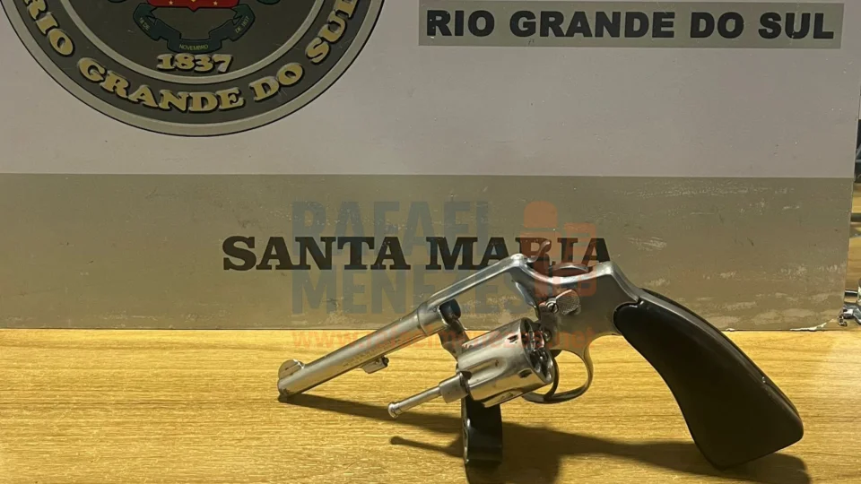 Adolescente de 15 anos é apreendido com revólver em via pública em Santa Maria