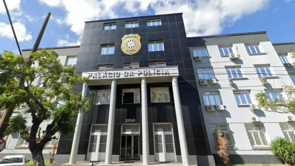 Policial civil tem arma furtada dentro do Palácio da Polícia em Porto Alegre