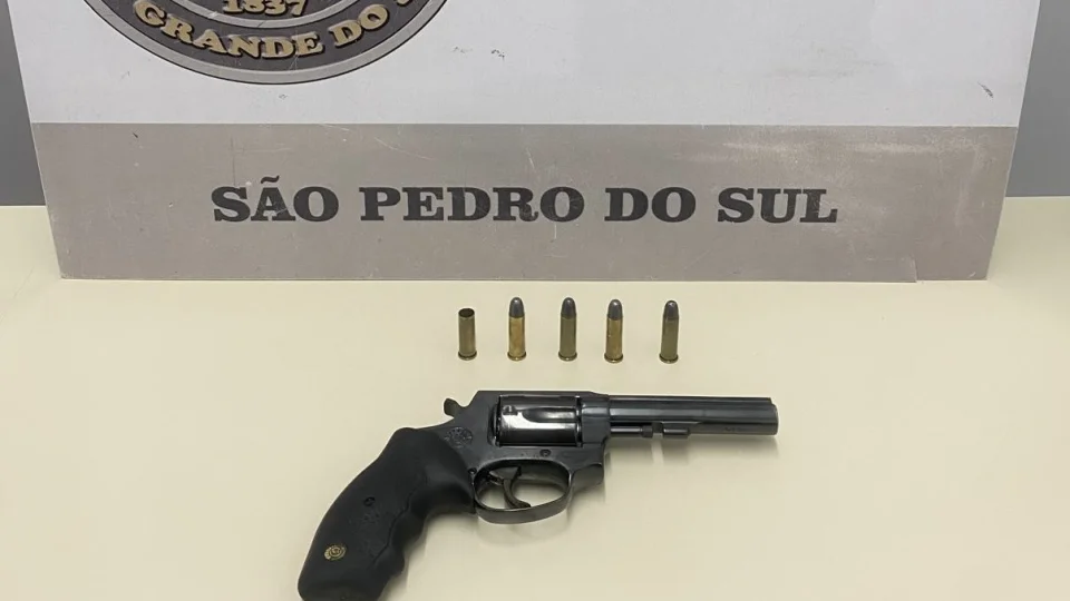 Homem é preso por posse irregular de arma em São Pedro do Sul