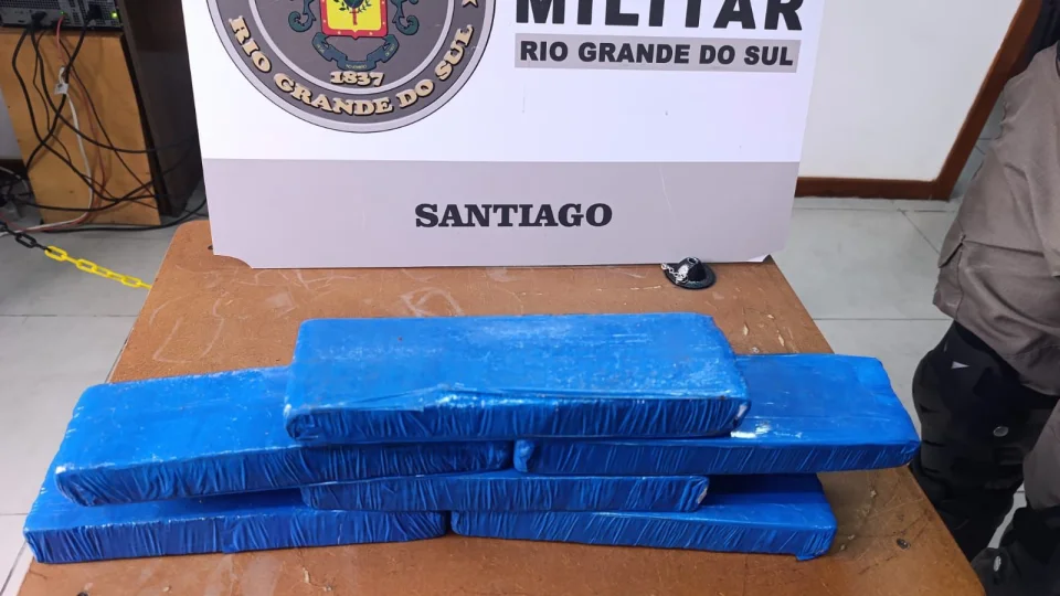 Mulher é presa com quase 4 kg de maconha no bairro Vista Alegre em Santiago