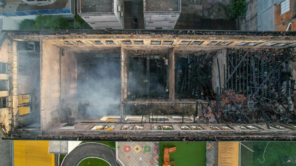 Novo princípio de incêndio no Colégio Marista provoca bloqueios no trânsito no Centro de Santa Maria