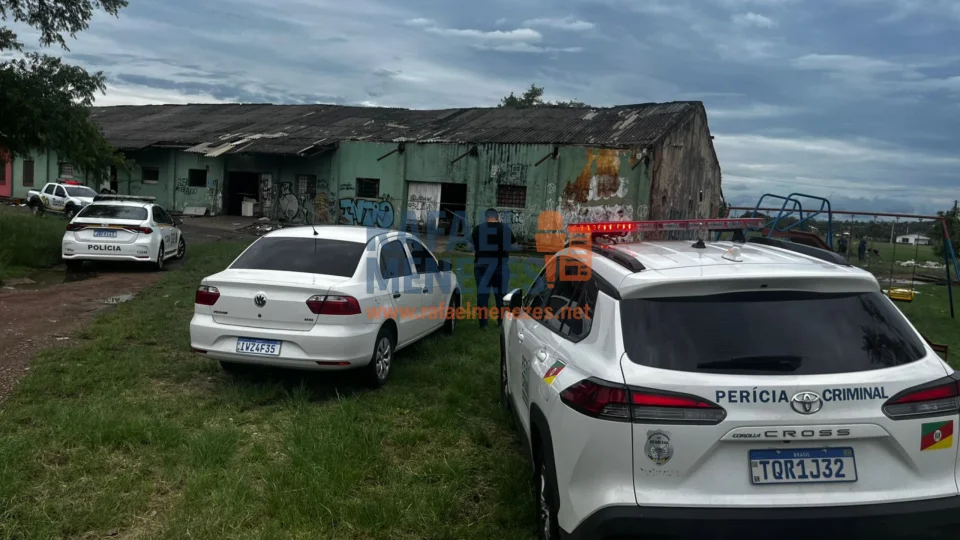 Incêndio atinge pavilhão público interditado no bairro Passo D’Areia em Santa Maria