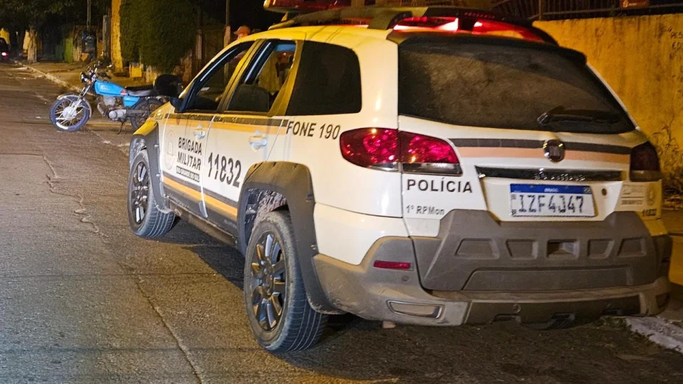 Madrugada agitada em Santa Maria: três motociclistas fazem manobras perigosas, fogem da BM e vão parar na delegacia