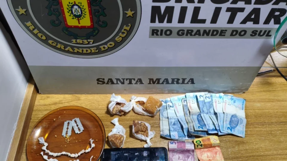 Jovem é presa por tráfico de drogas no bairro Noal em Santa Maria
