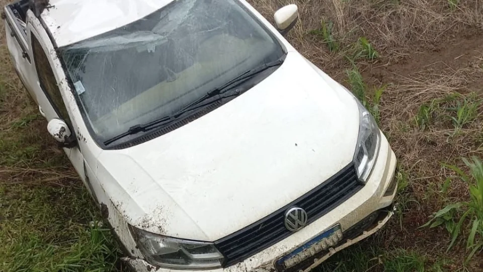Motorista sofre escoriações após sair da pista na ERS-348, em Agudo