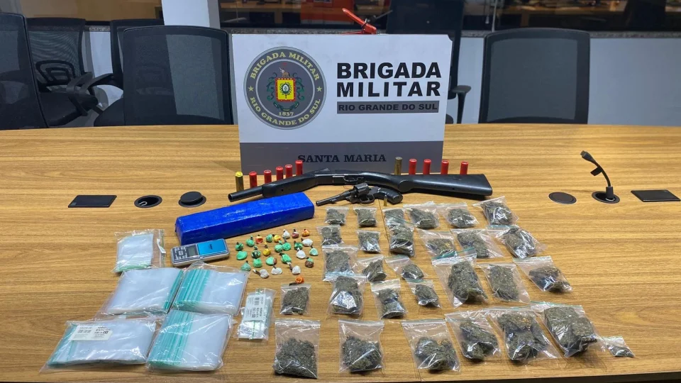Justiça concede liberdade a jovem preso com armas e drogas na sexta-feira (19) em Santa Maria