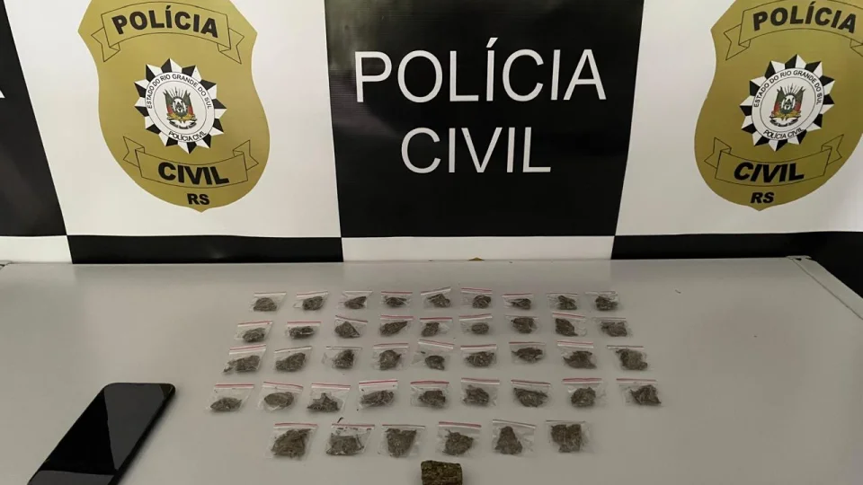 Polícia Civil prende jovem por tráfico de drogas em Pinhal Grande