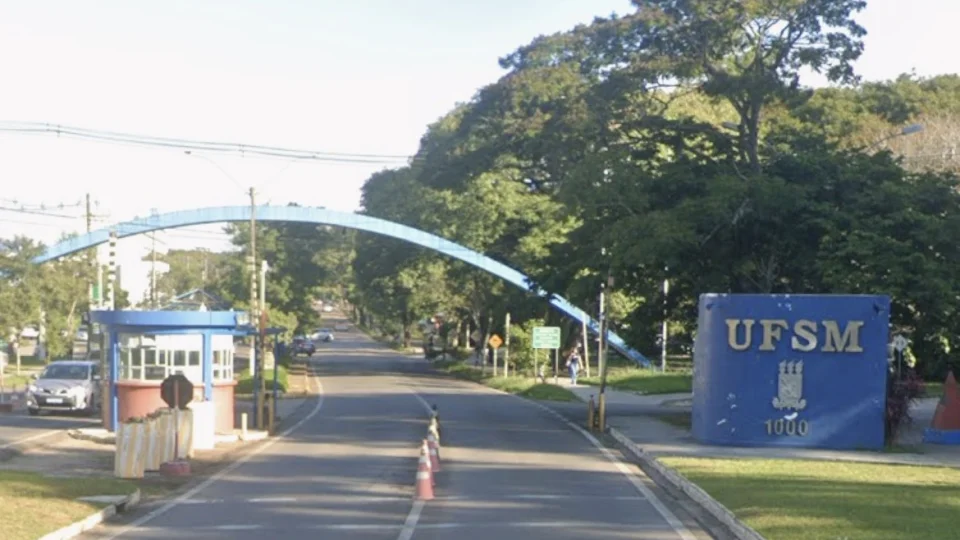 Adolescente de 14 anos é apreendido por furto a veículo no campus da UFSM