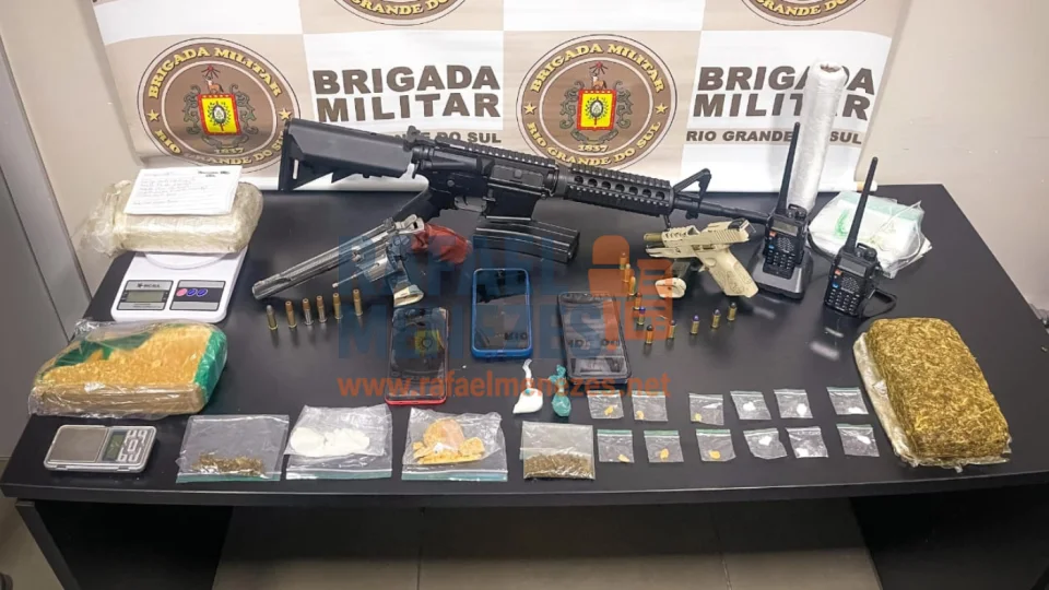Granada, explosivos e quatro presos durante ação do 2ºBPChq em Santa Maria