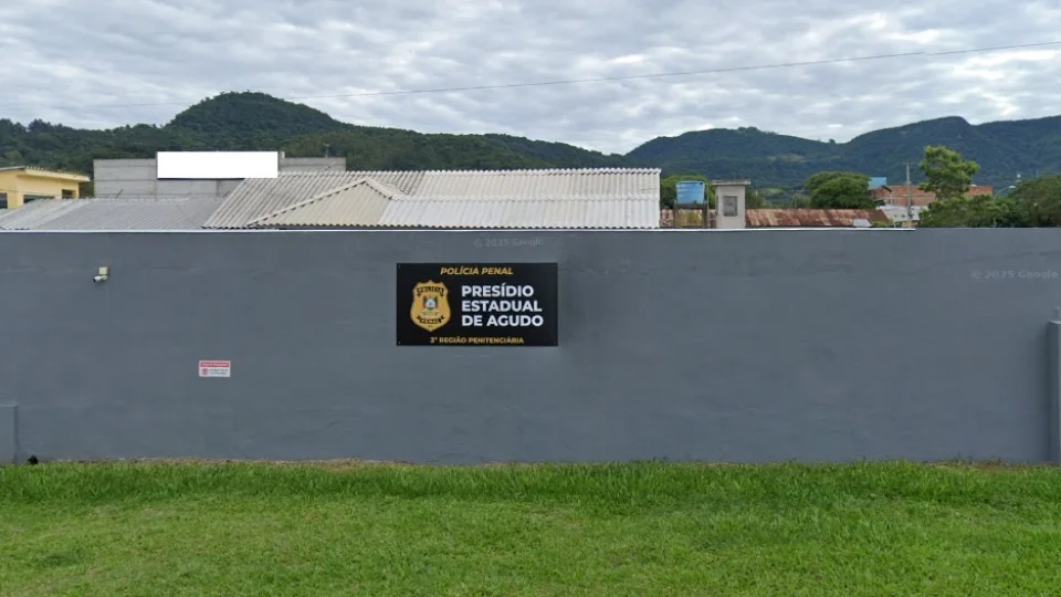 Tio é preso após agredir sobrinha em Agudo