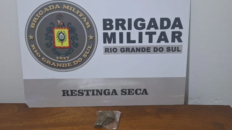 Brigada Militar apreende entorpecente durante abordagem em Restinga Sêca