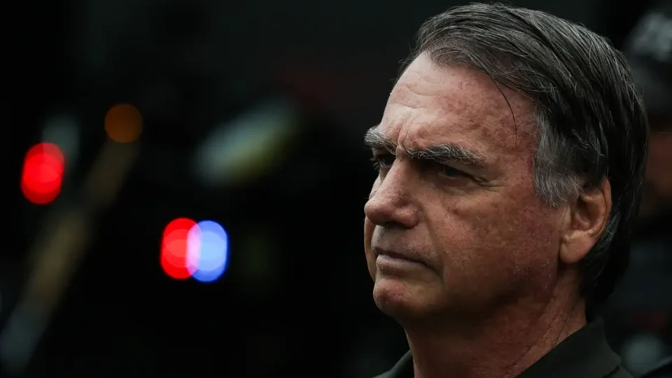 Bolsonaro é preso pela PF em Brasília