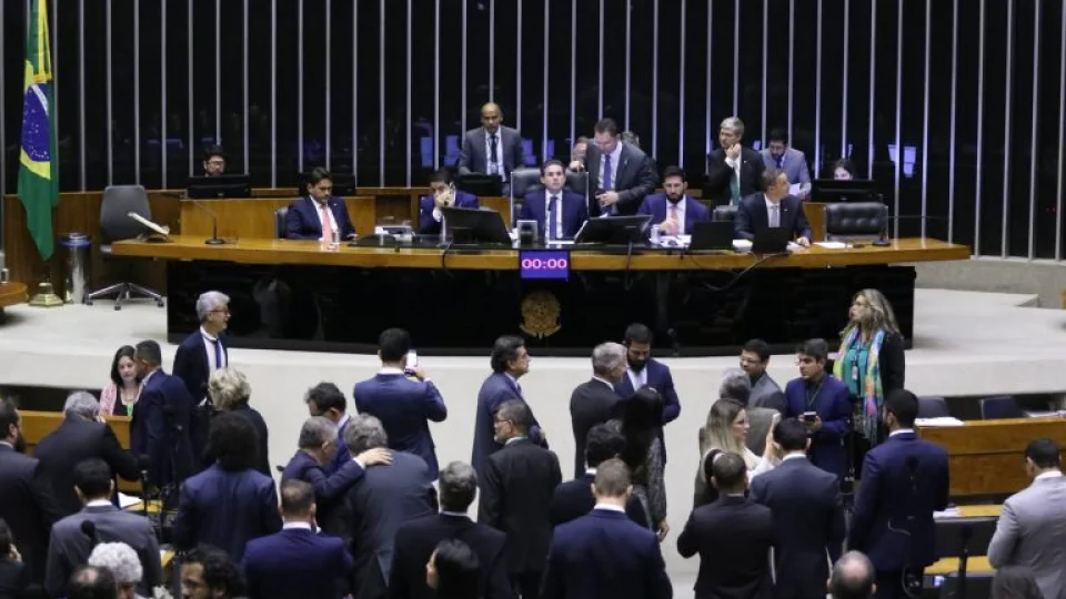 Como votaram os deputados gaúchos na proposta que proíbe presos de votarem nas eleições