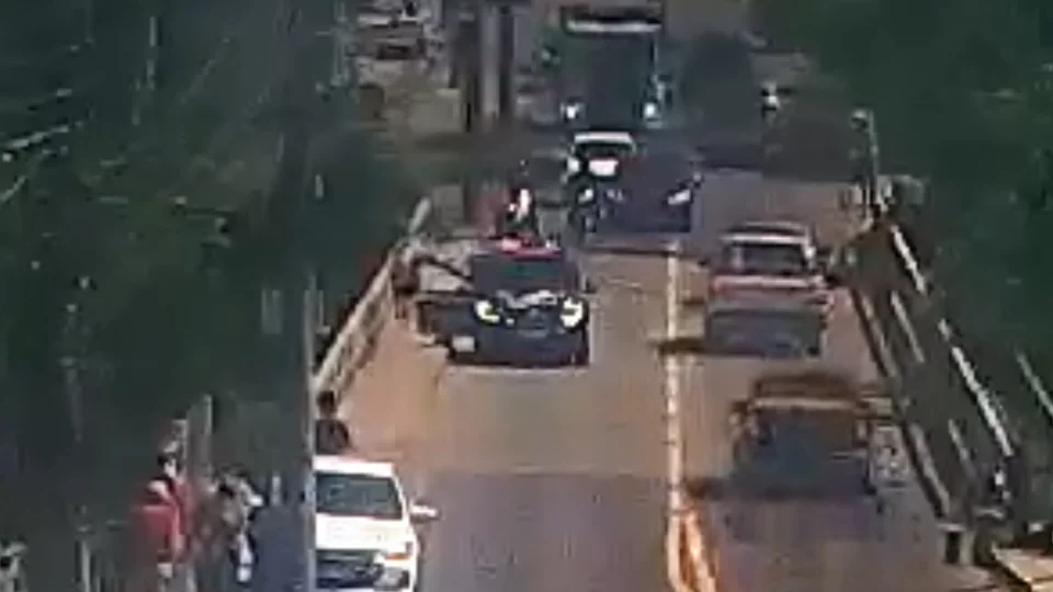 Vídeo – Policiais civis impedem suicídio na ponte do Itararé em Santa Maria