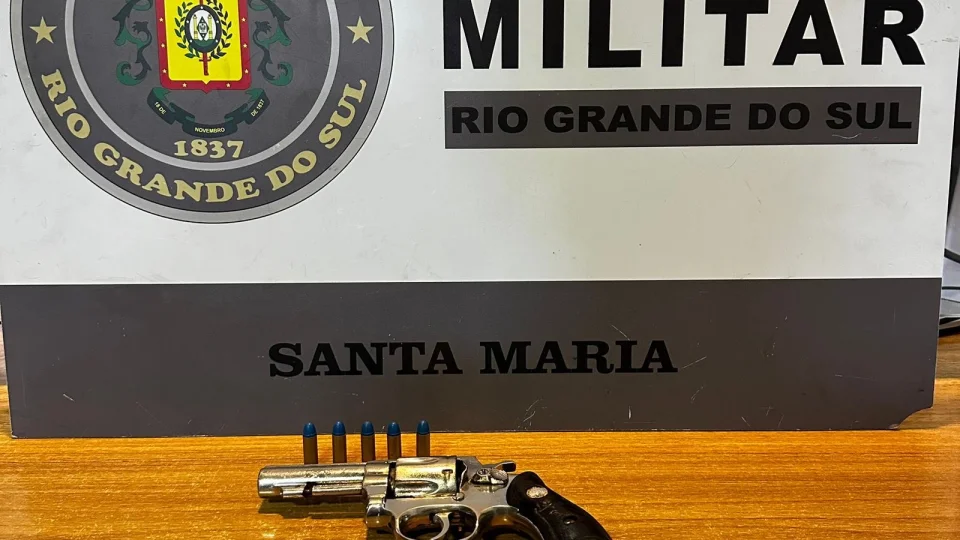 Brigada Militar apreende adolescente com revólver durante patrulhamento em Santa Maria