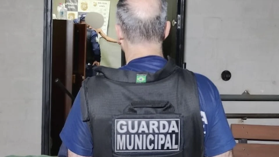 Dupla é presa após tentar furtar cabos de ar-condicionado de unidade de saúde no Centro de Santa Maria