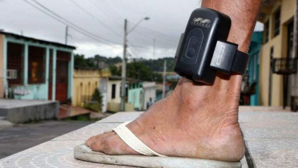 Monitorado por tornozeleira eletrônica, jovem é preso por sair da área permitida em Agudo