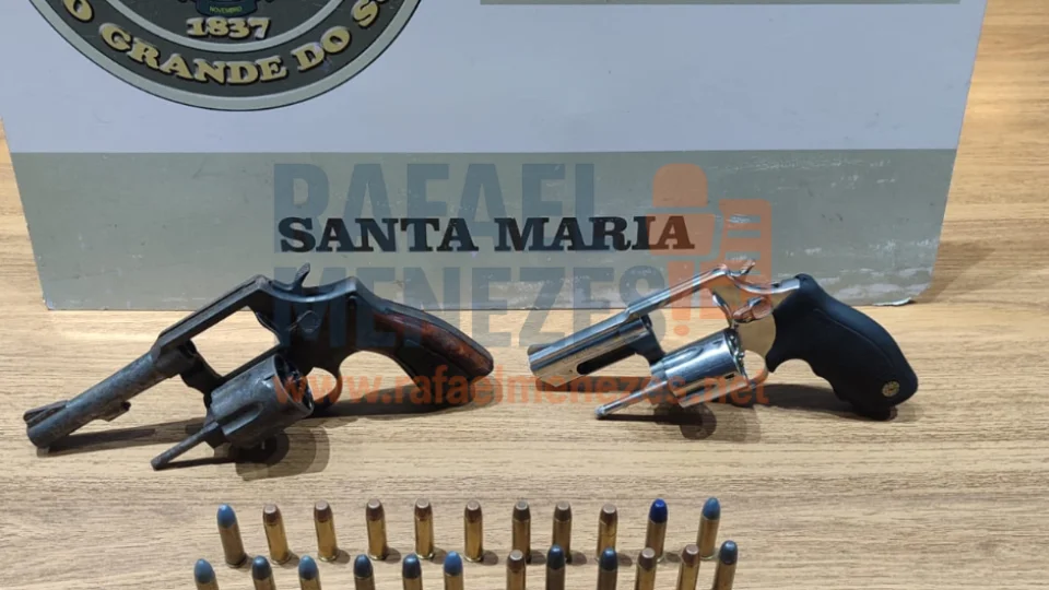 Dupla é detida com armas após abordagem da Brigada Militar em Santa Maria