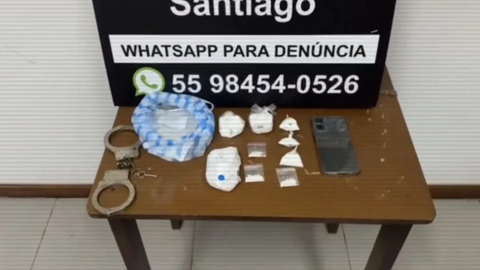 Polícia Civil apreende R$ 42 mil em cocaína e prende duas pessoas por tráfico em Santiago