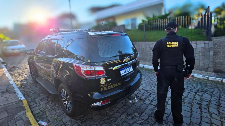 PF deflagra operação para investigar desvios de recursos federais e lavagem de dinheiro