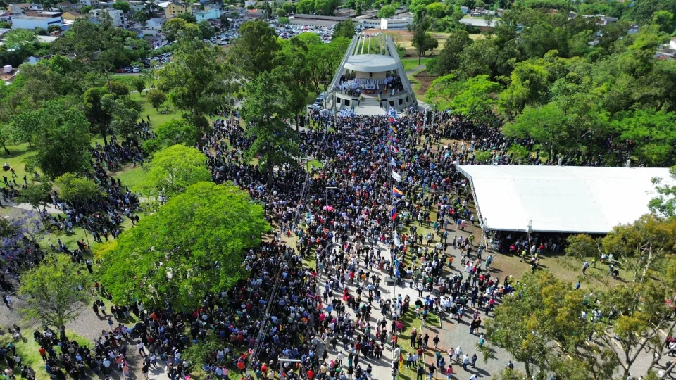 Mais de 250 mil pessoas participam da 82ª Romaria da Medianeira em Santa Maria