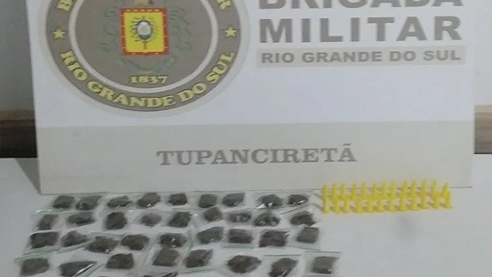 Brigada Militar apreende drogas em residência abandonada em Tupanciretã