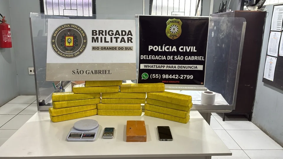 Jovem é presa por tráfico de drogas em São Gabriel