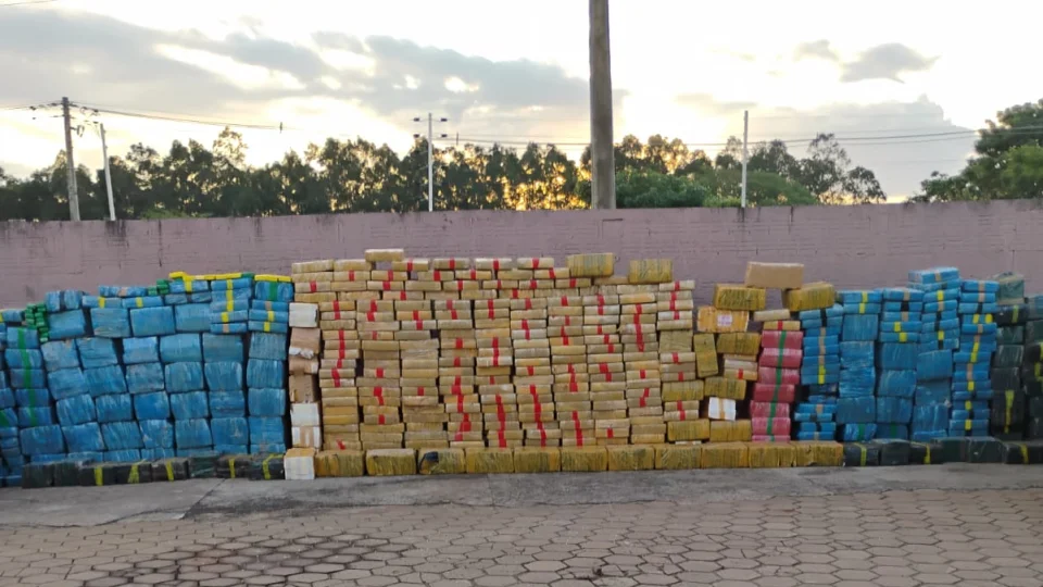Informações da Brigada Militar de Santa Maria levam à apreensão histórica de quase 6 toneladas de drogas no MS