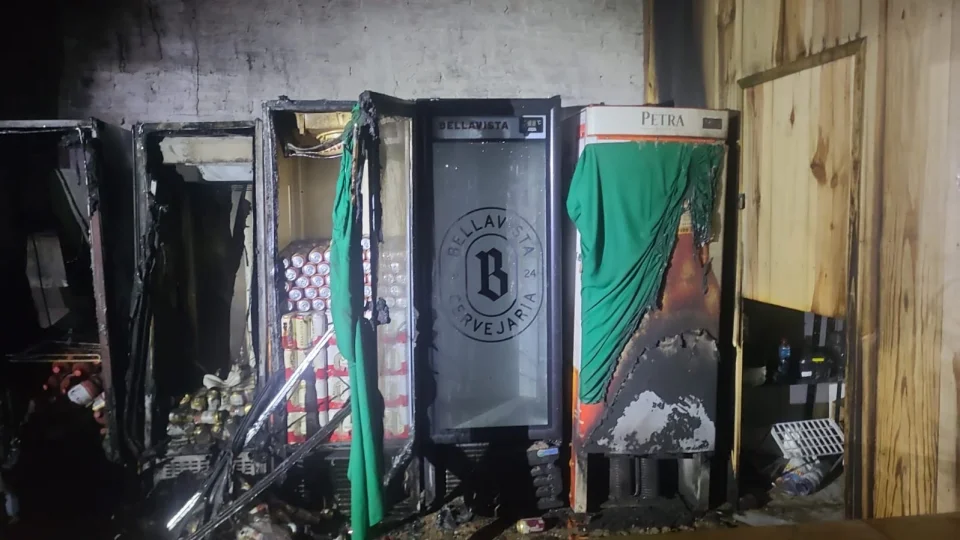 Casa de festas é alvo de incêndio criminoso e disparos de arma em Santa Maria