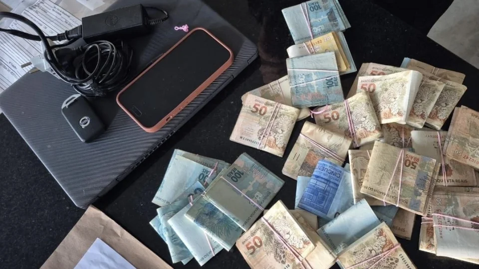 Polícia Civil de São Francisco de Assis desmantela golpe de R$ 2 milhões e prende cinco pessoas