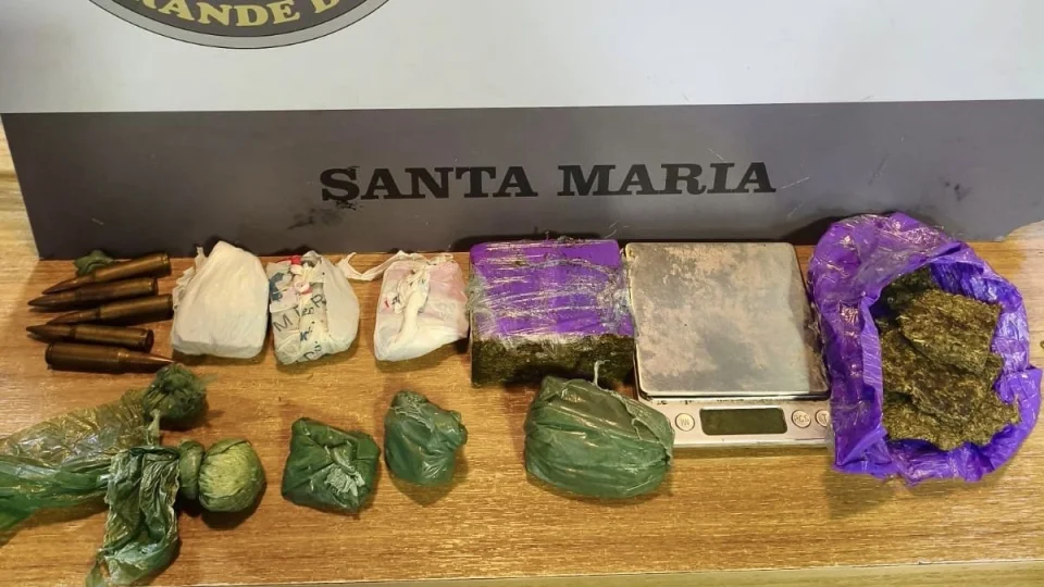 Brigada Militar apreende drogas e munições no Bairro Tancredo Neves, em Santa Maria