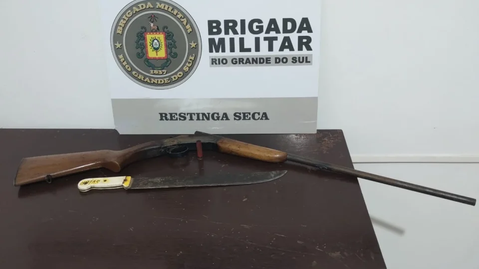 Brigada Militar apreende arma e facão após briga familiar no interior de Restinga Sêca