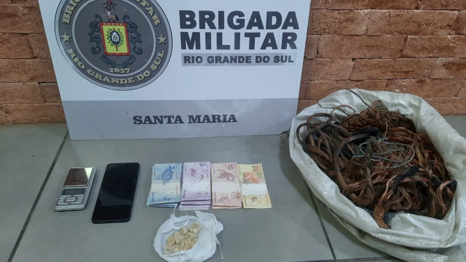 Brigada Militar prende jovem por tráfico de drogas no Beco da Tela, em Santa Maria