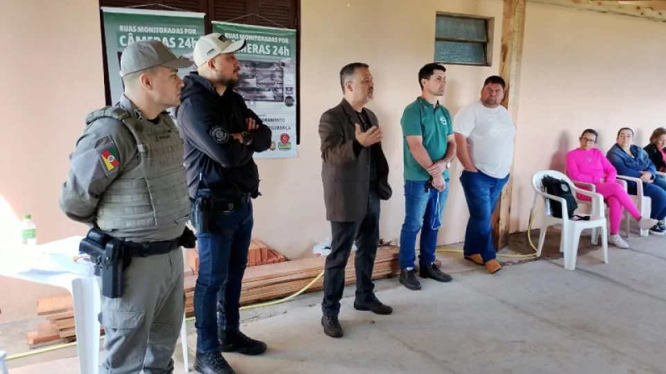Prefeitura realiza reunião no Distrito de São Valentim para reforçar segurança no interior