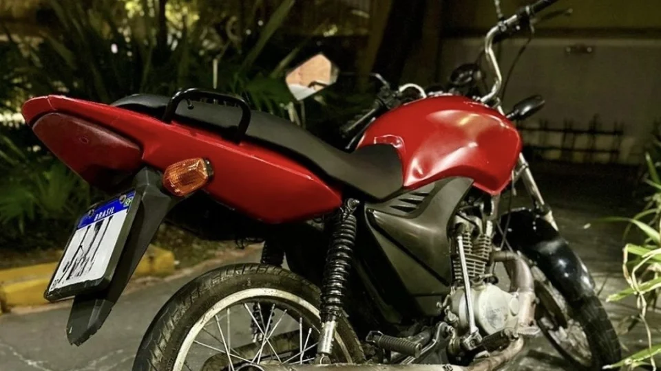 Jovem é preso após assaltar motociclista de aplicativo e roubar moto em Santa Maria