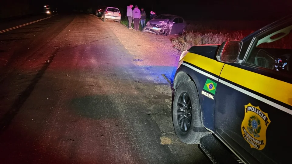 Homem fica ferido em colisão frontal na BR-290
