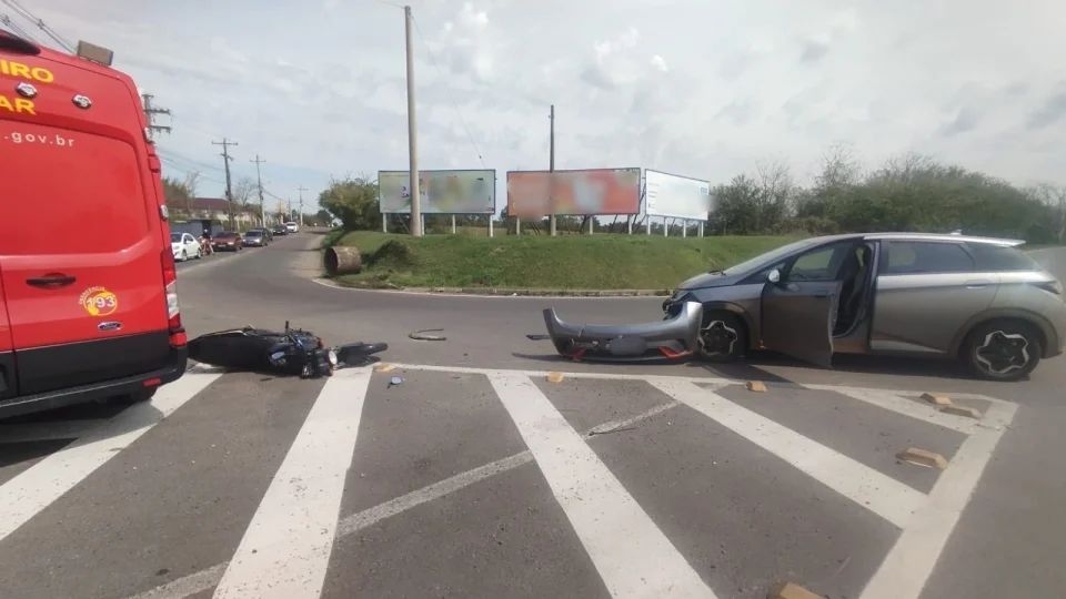 Motociclista fica ferida em acidente na RSC-287