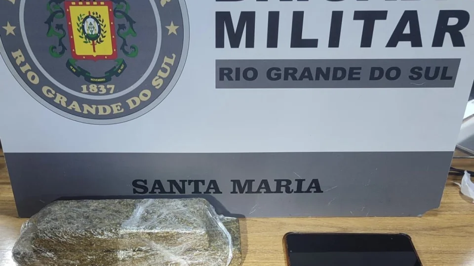 Jovem é preso por tráfico de drogas em Santa Maria