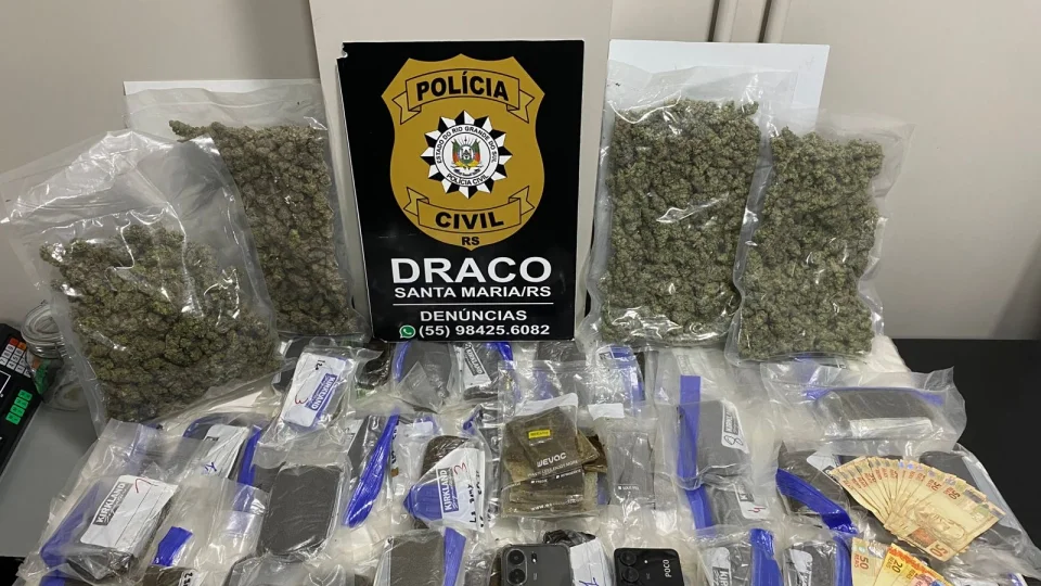 Polícia Civil prende jovem com mais de 12 kg de drogas na BR-158 em Santa Maria