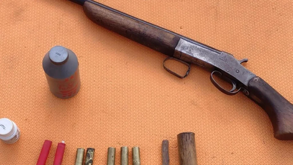 Brigada Militar prende homem por pesca irregular e porte ilegal de arma de fogo em Formigueiro