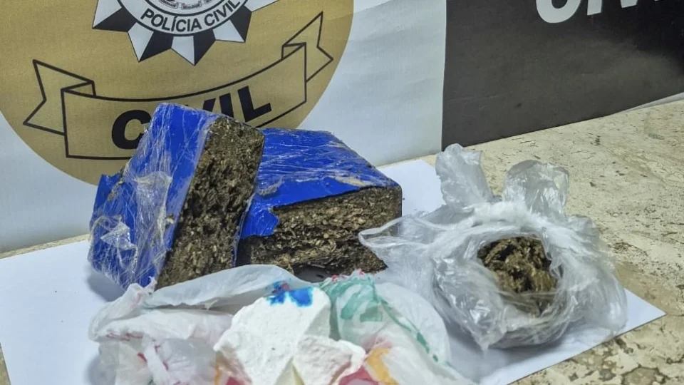 Jovem é preso em São Francisco de Assis com R$ 22 mil em drogas