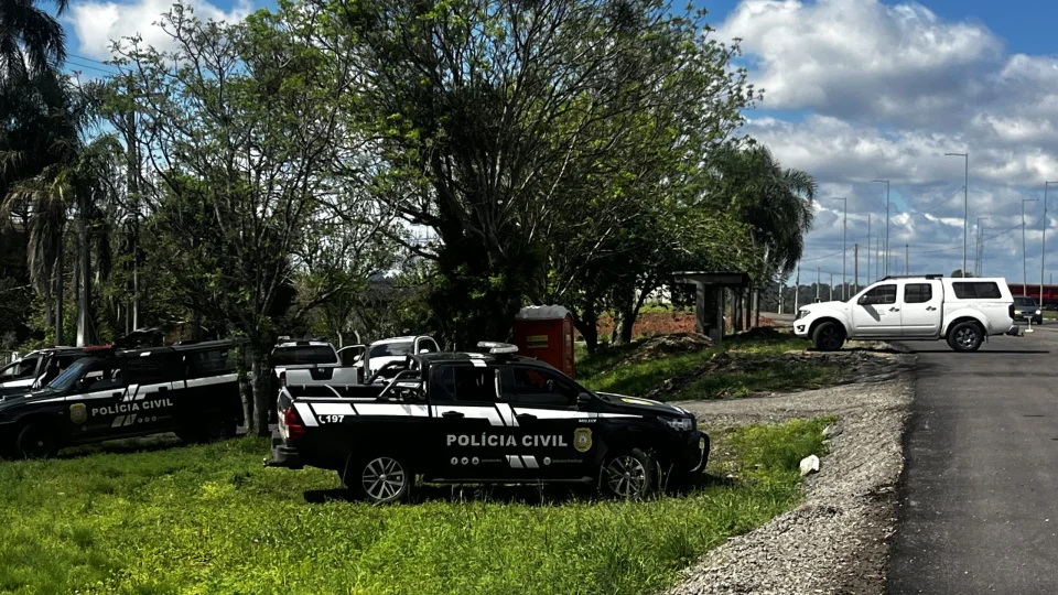 Polícia Civil cumpre mandados em Santa Maria contra grupo suspeito de legalizar animais sem procedência