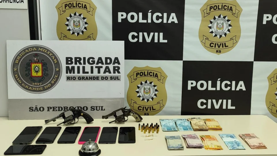 Casal é preso por tráfico de drogas e posse de arma em São Pedro do Sul