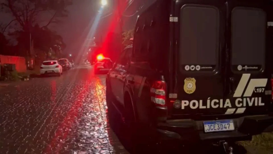 Jovem é preso pela Polícia Civil suspeito de envolvimento em homicídio em Santa Maria
