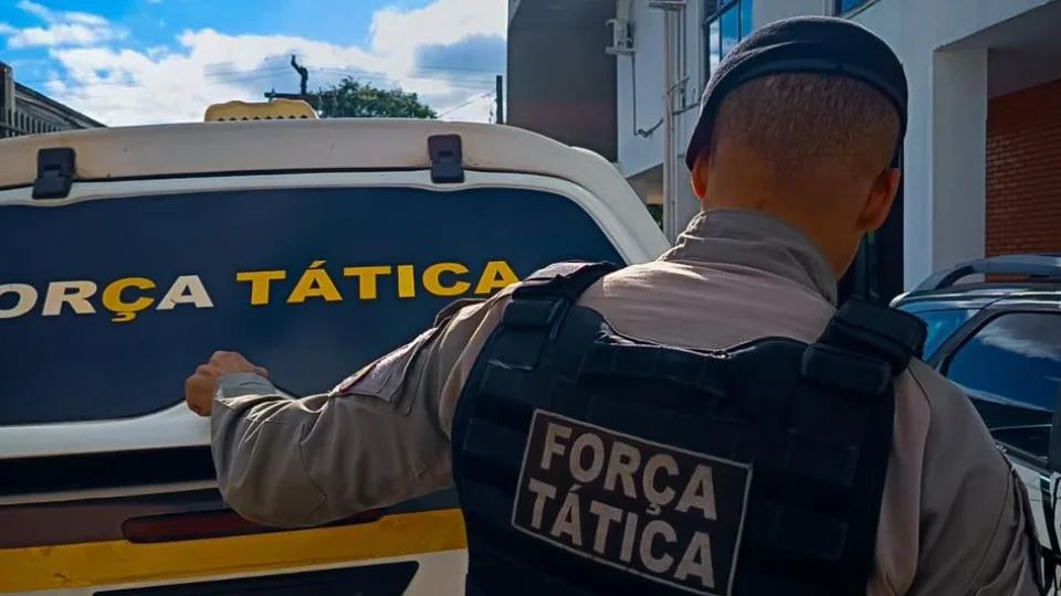 Homem com mandado de prisão em aberto é preso pela Brigada Militar no Bairro Caturrita
